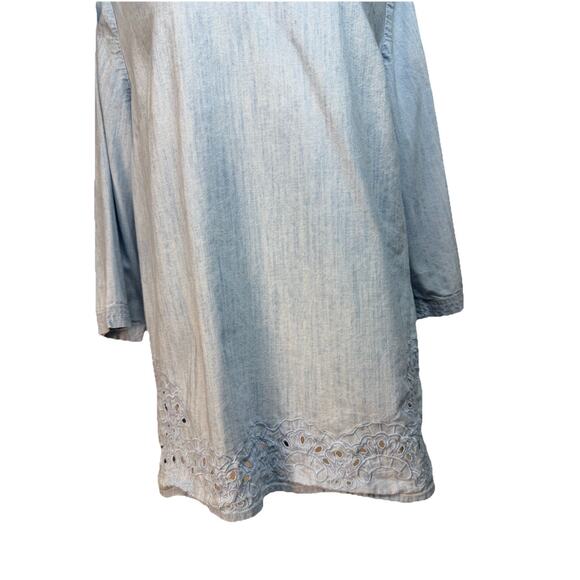 Chicos Women's Tunic Sz 2 L/12 Light Blue 3/4 Sleeves Embroidered Hem Feminine - Picture 2 of 15